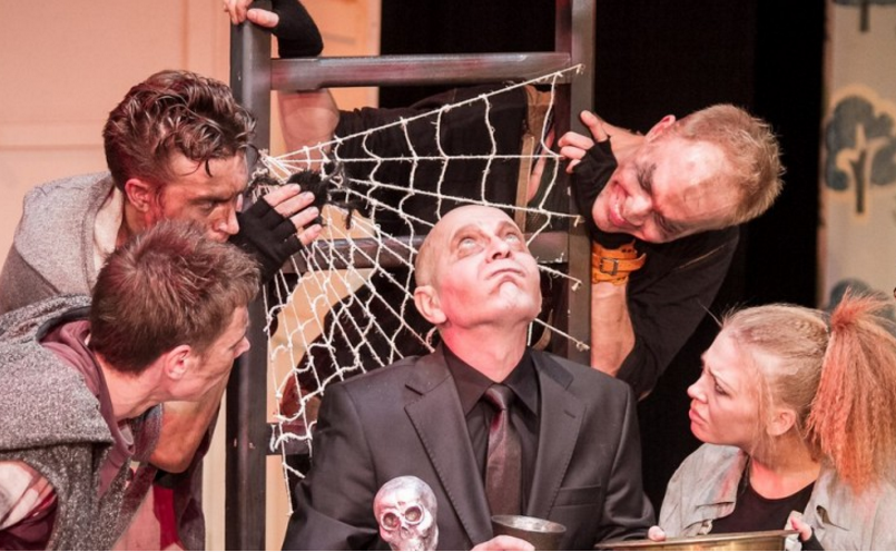 

Билеты на Новогодние приключения Маши и Вити (Драматический театр п/р Сергея Афанасьева)