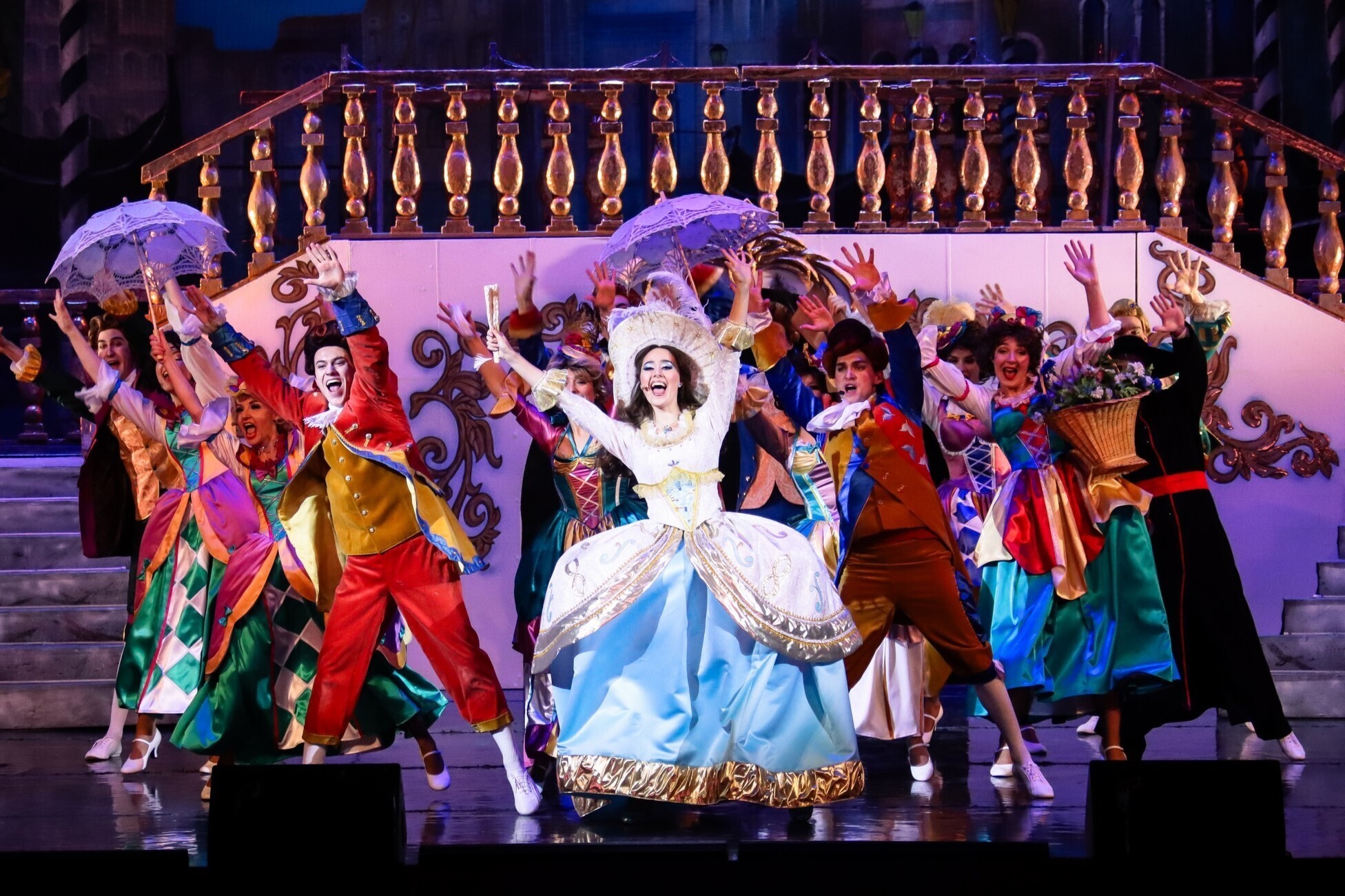 

Билеты на Голубая камея (Театр драмы)