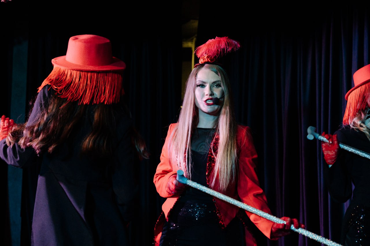 

Билеты на Новогодняя ночь в театре (Данилин)