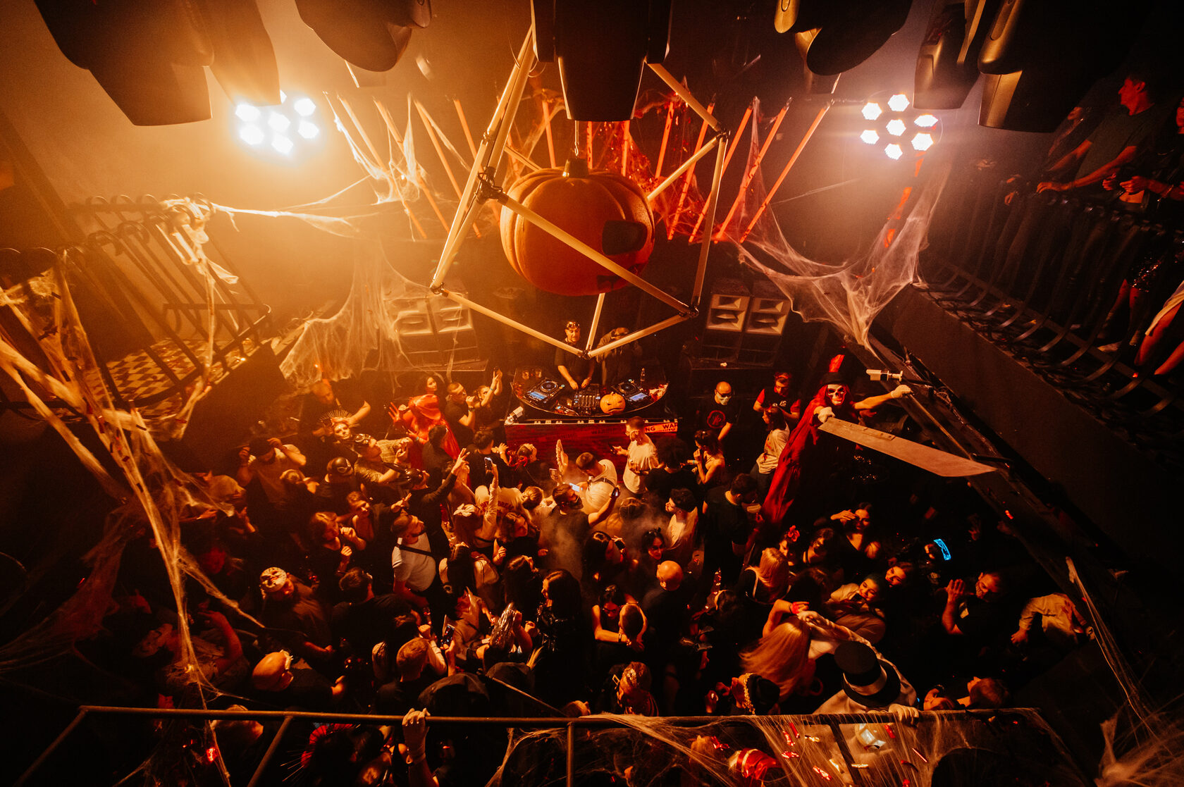 

Билеты на Halloween Masquerade (Embargo)