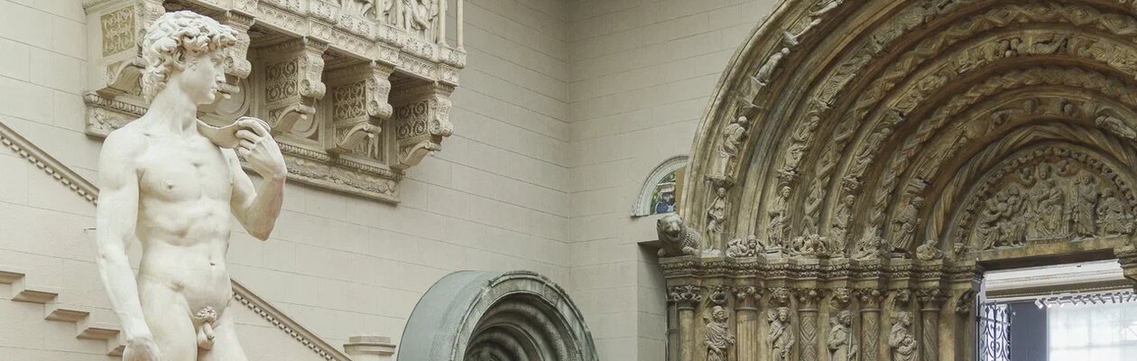 Обзорная экскурсия по Главному зданию