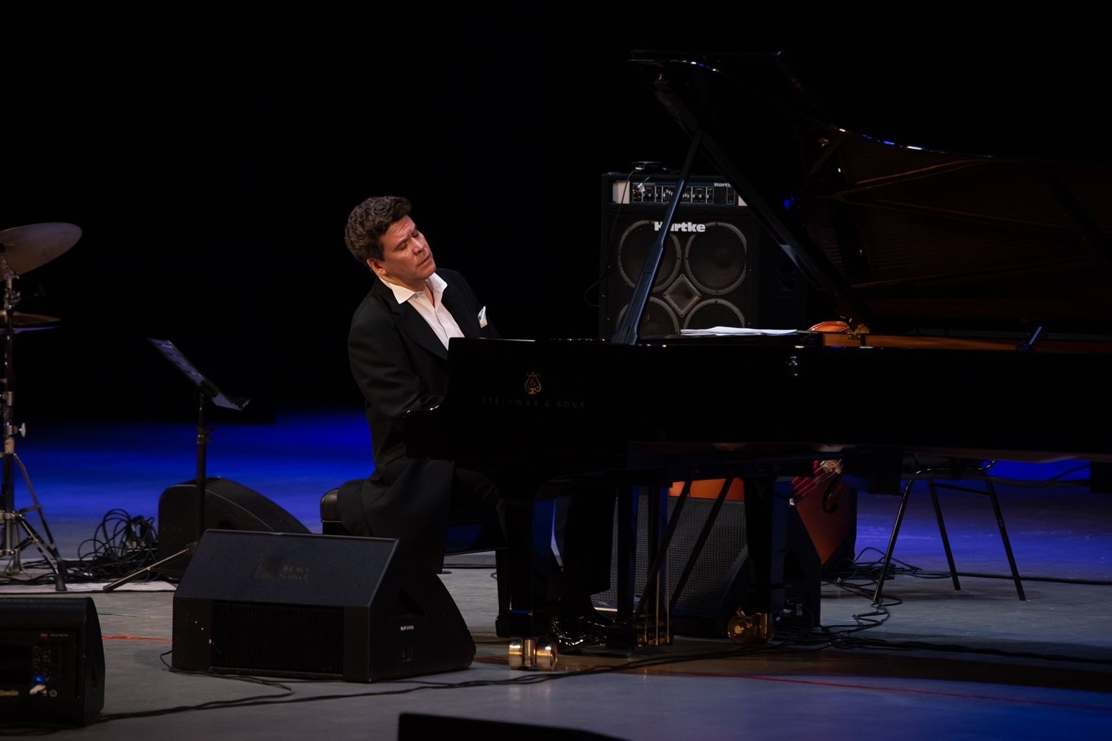 

Билеты на Денис Мацуев представляет: диалог поколений. День второй (Филармония)