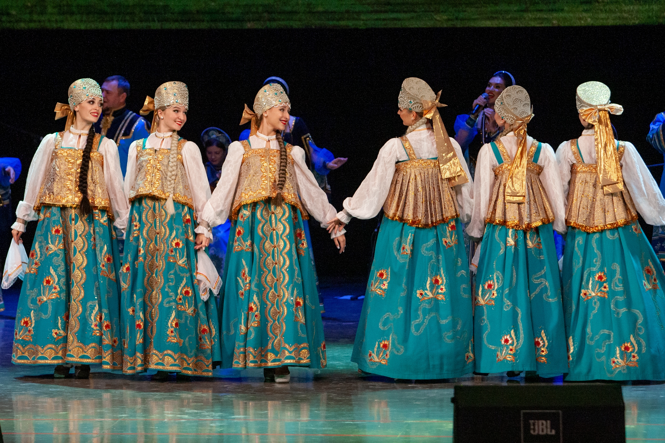 

Билеты на Мы – единая семья. Ансамбль песни и танца «Волга» им. Ионова (Филармония)