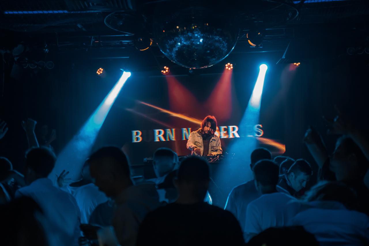 

Билеты на Burning Series: ночь Drum & Bass (16 Тонн)