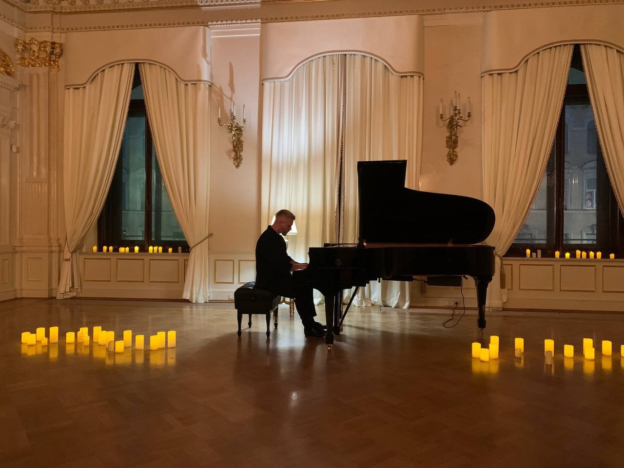 

Билеты на И лишь надеждой жизнь согрета (Алеко)