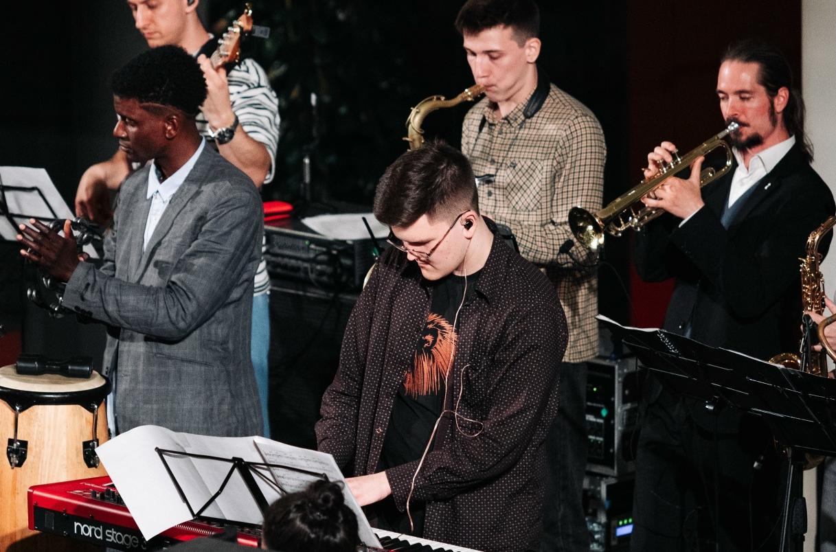 

Билеты на Битовый Folk джем с резидентами EverJazz (EverJazz)