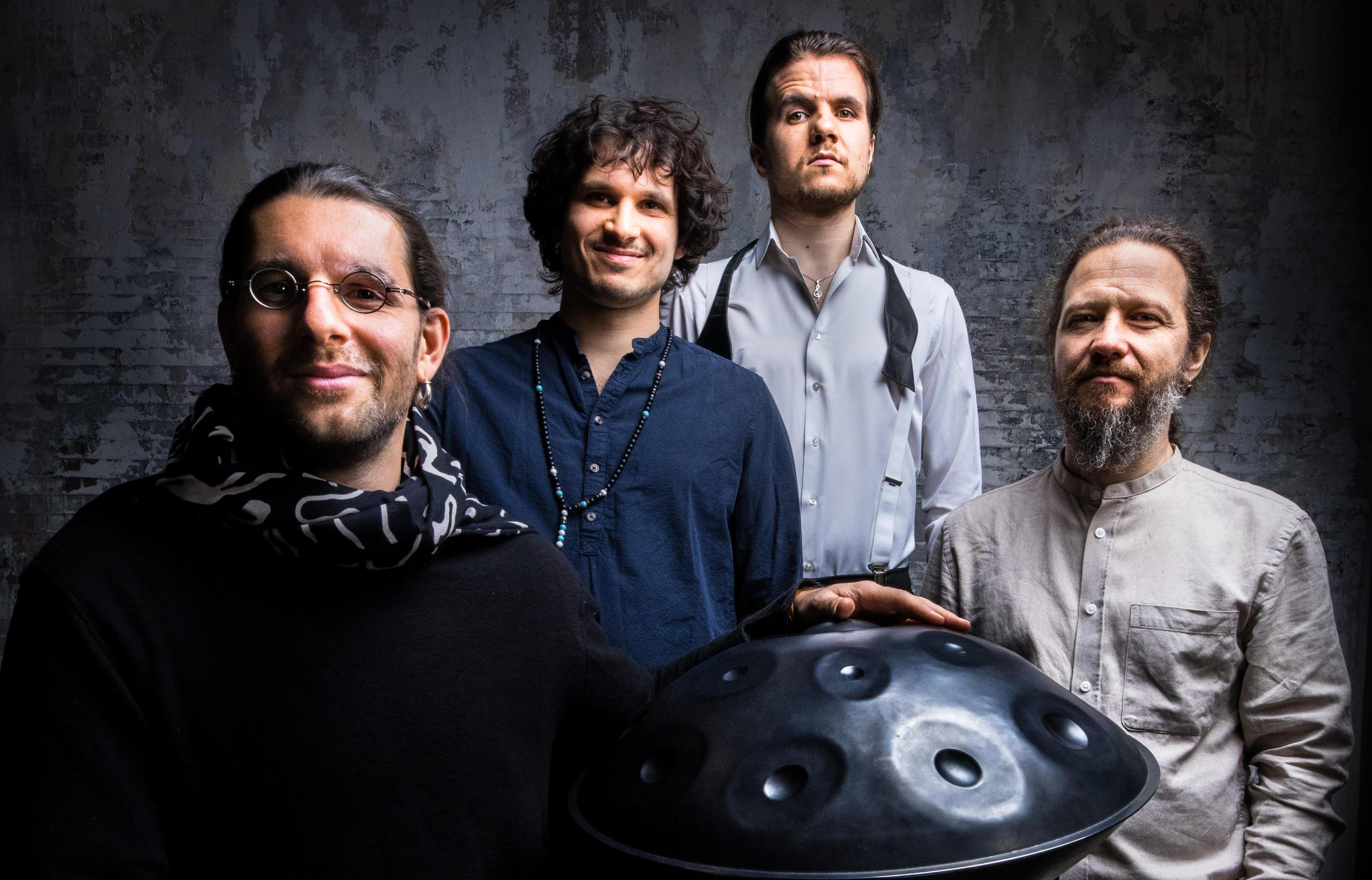 

Билеты на Квинтет «Треугольный сон», перкуссионный оркестр Кирилла Ошерова «Культура ритма» (Зарядье)