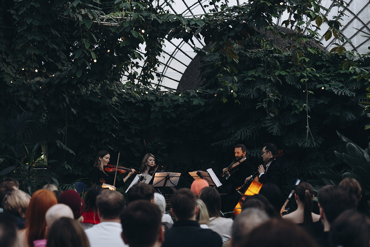 

Билеты на Магия свечей. Итальянские саундтреки: Эйнауди, Морриконе, Рота в оранжерее (Оранжерея Таврического сада)