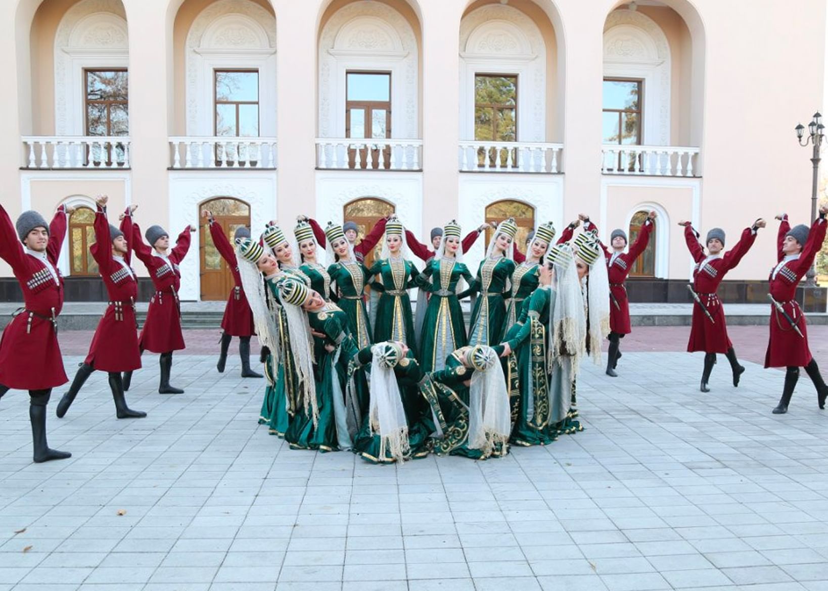 

Билеты на Волжский русский народный хор и Ансамбль «Кабардинка» (Концертный зал им. Чайковского)