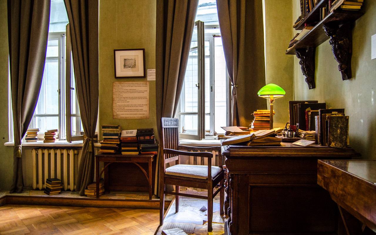 

Билеты на Михаил Булгаков. Мастер и Маргарита (Улица Большая Садовая, 10)