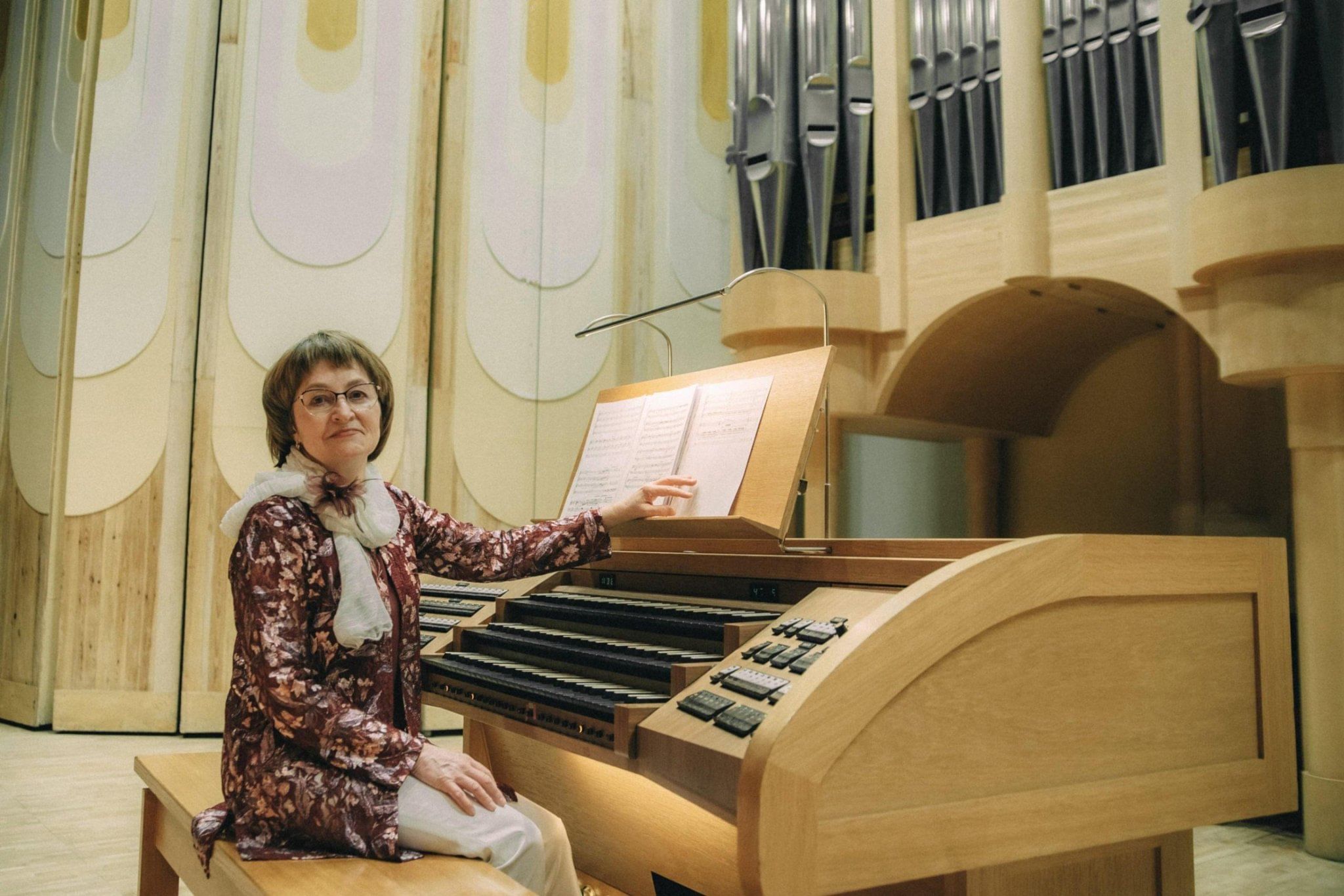 

Билеты на Под сводами храма (Филармония)