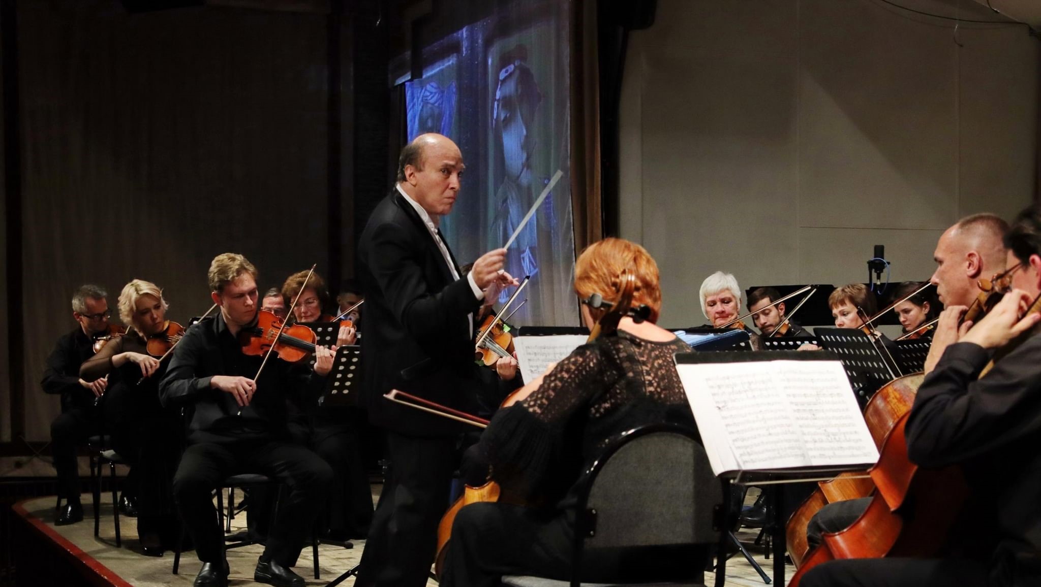 

Билеты на Новогодний вечер с оркестром (Дом музыки)