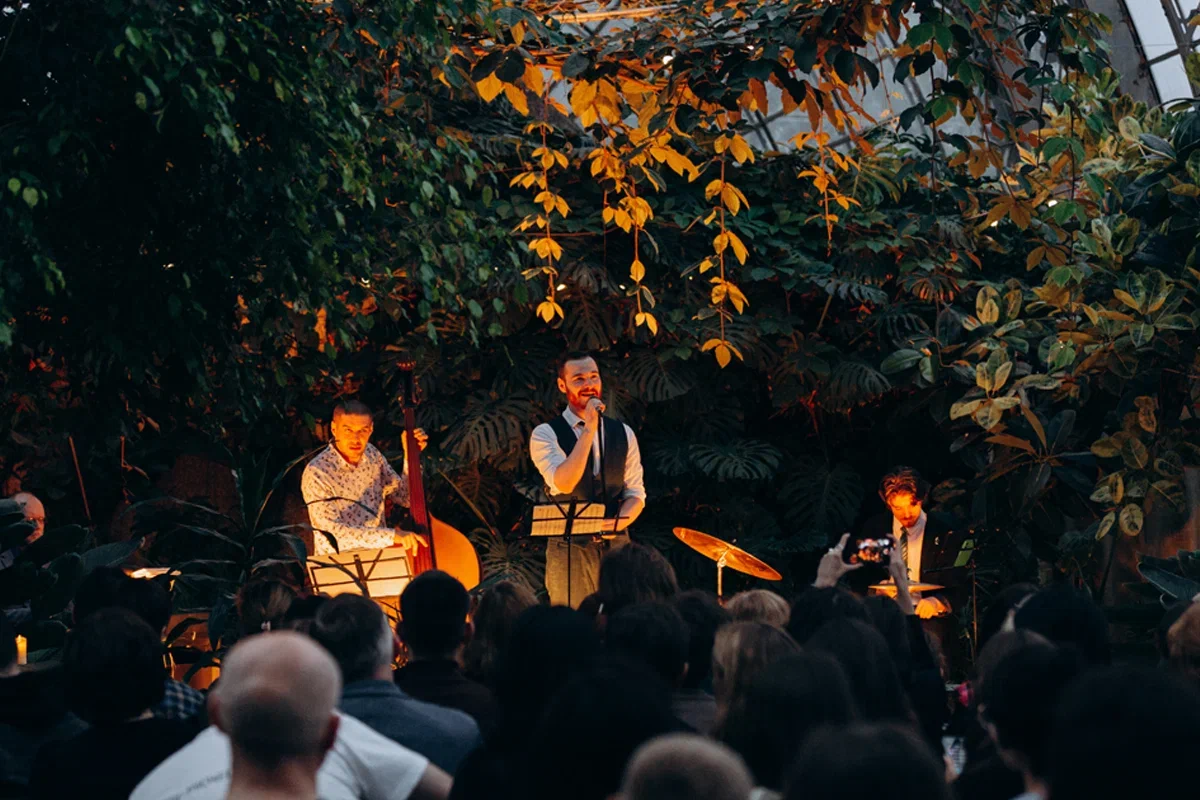 

Билеты на Магия свечей. Джаз на луне в оранжерее (Оранжерея Таврического сада)