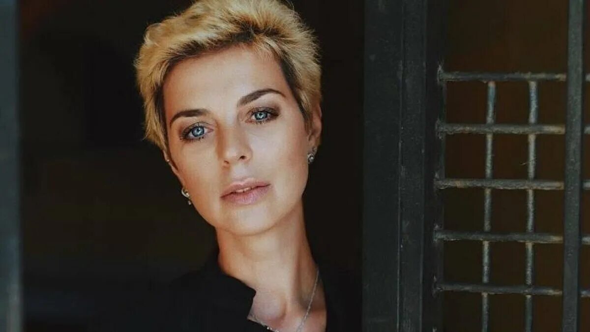 Кіре берісте бір қызды ұрып жіберді