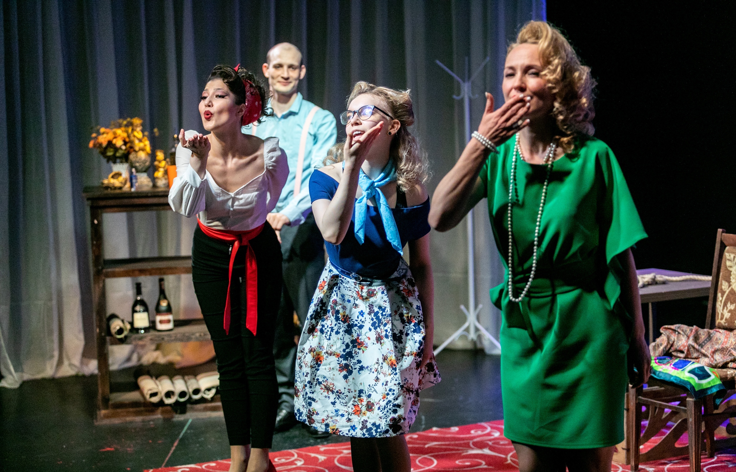 

Билеты на Девочки, одумайтесь! (Станиславский.com)