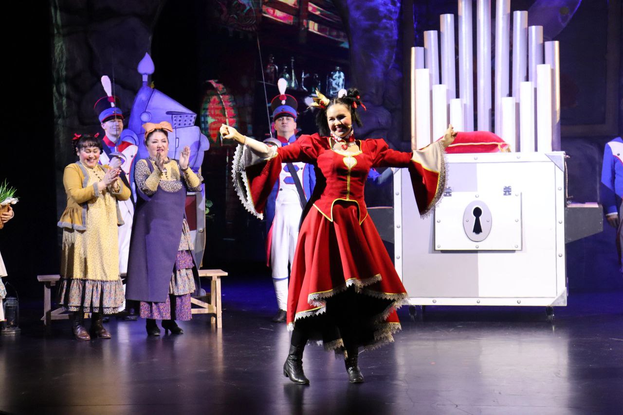 

Билеты на Двенадцать месяцев