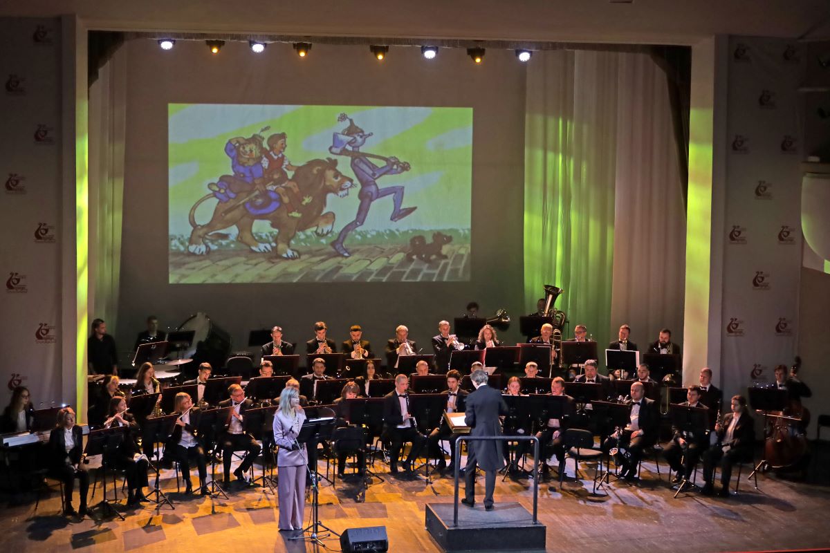 

Билеты на Оркестр им. Еждика. Волшебный мир мультфильмов (Филармония)