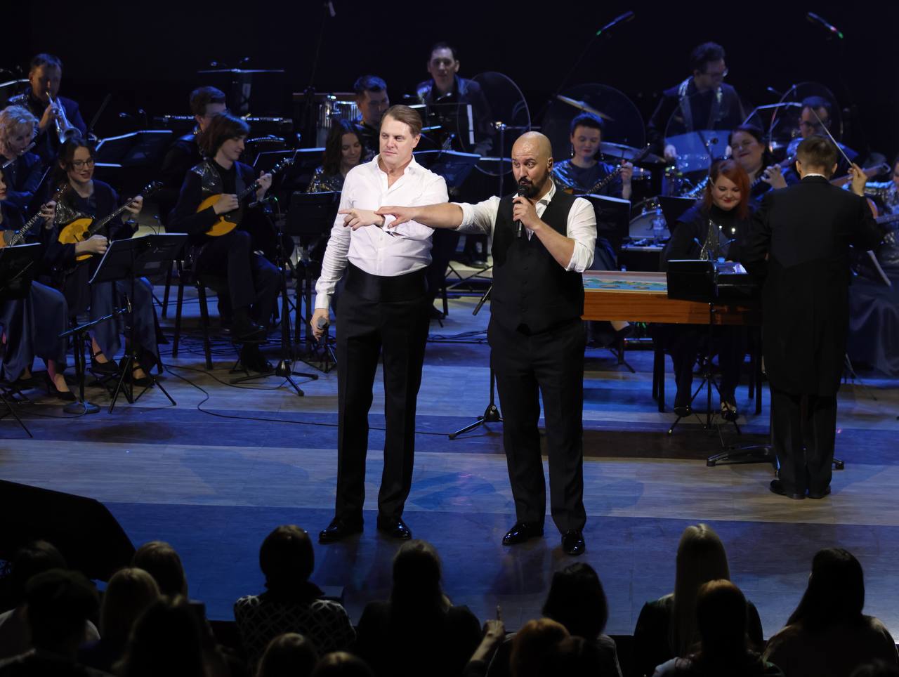 

Билеты на Дуэль тенора и баритона (Филармония им. Аренского)