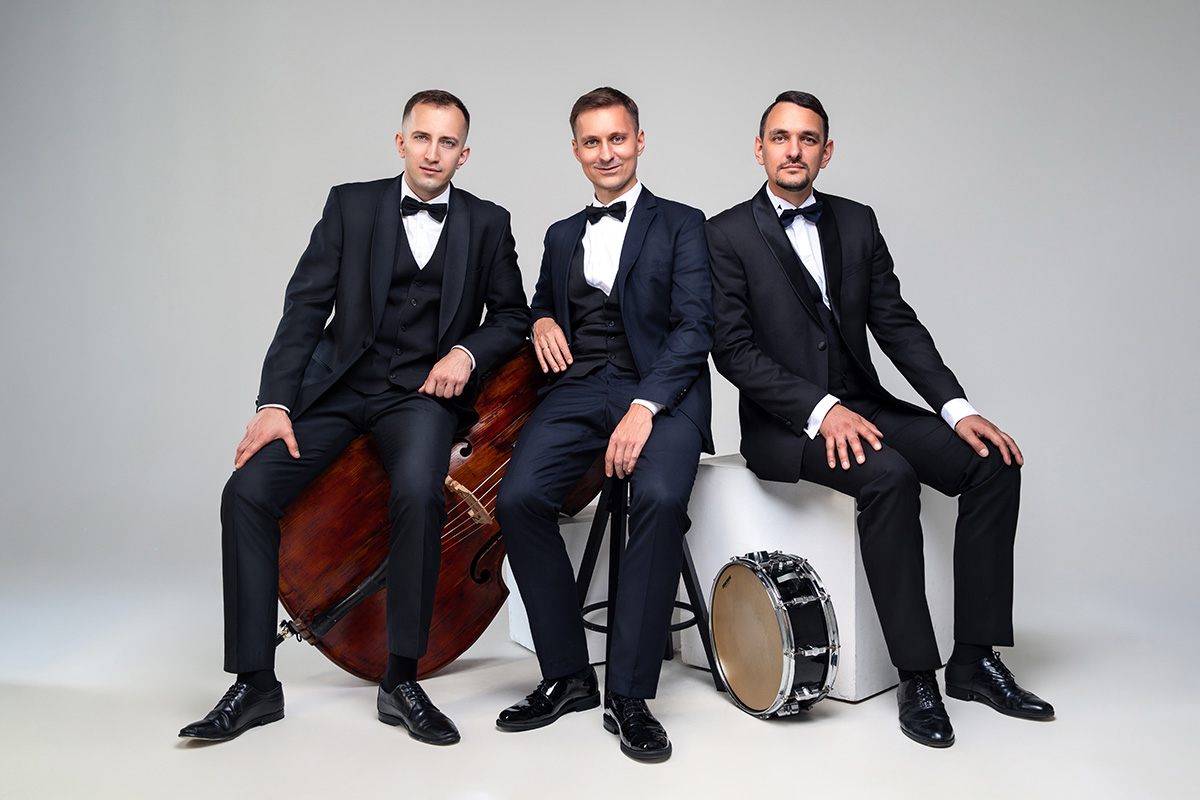 

Билеты на Трио Александра Маслова (Драматический театр)