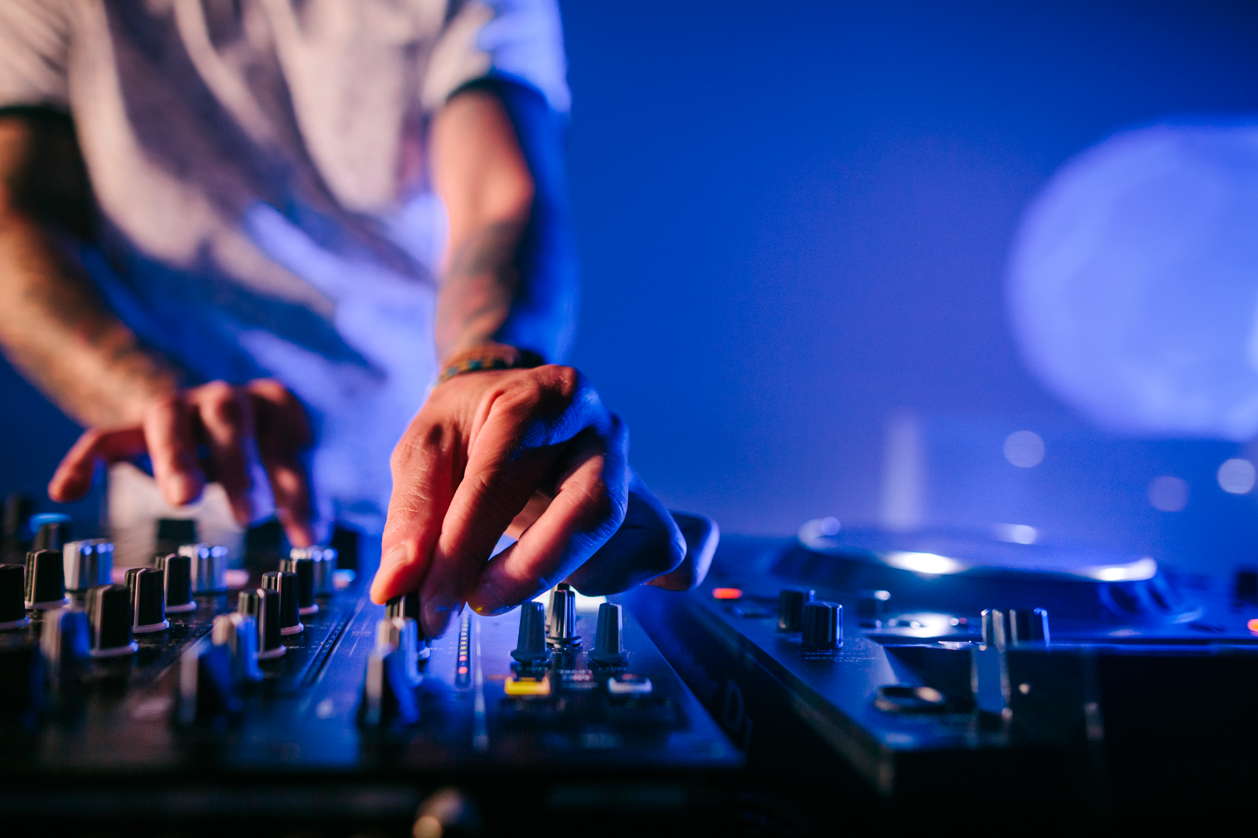 

Билеты на DJ List. Elements: белая ночь или день рождения от A.S.P. (Арбат)