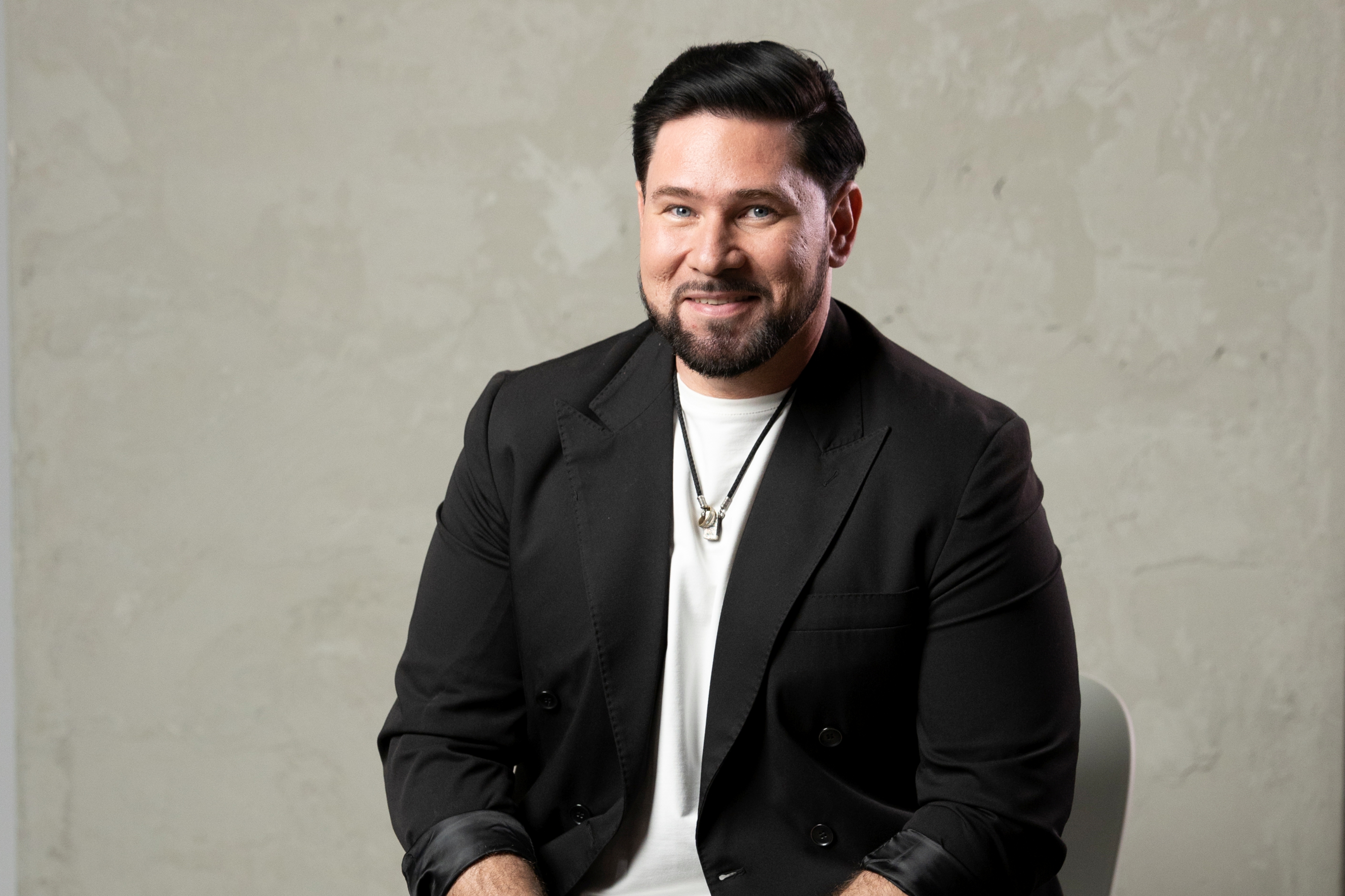 Афиша: Николай Колчевский. Певец у микрофона в Краснодаре 25 апреля 2026