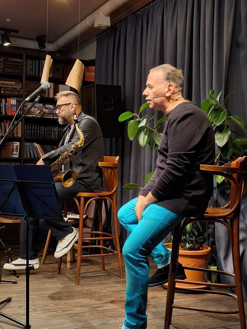 

Билеты на Как сотворить чудо… В новом году (Книги и кофе)