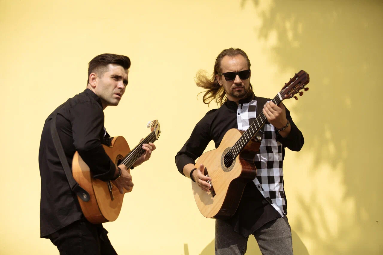 

Билеты на Дуэт Аранхуэс. Гитарная феерия (Дом музыки)