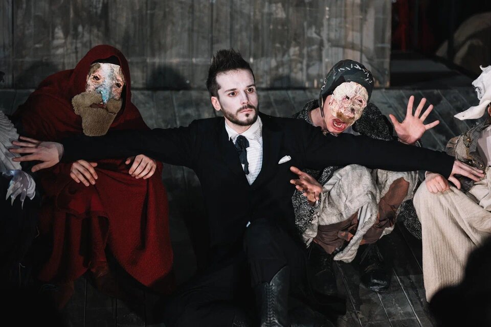 Женщина-змея