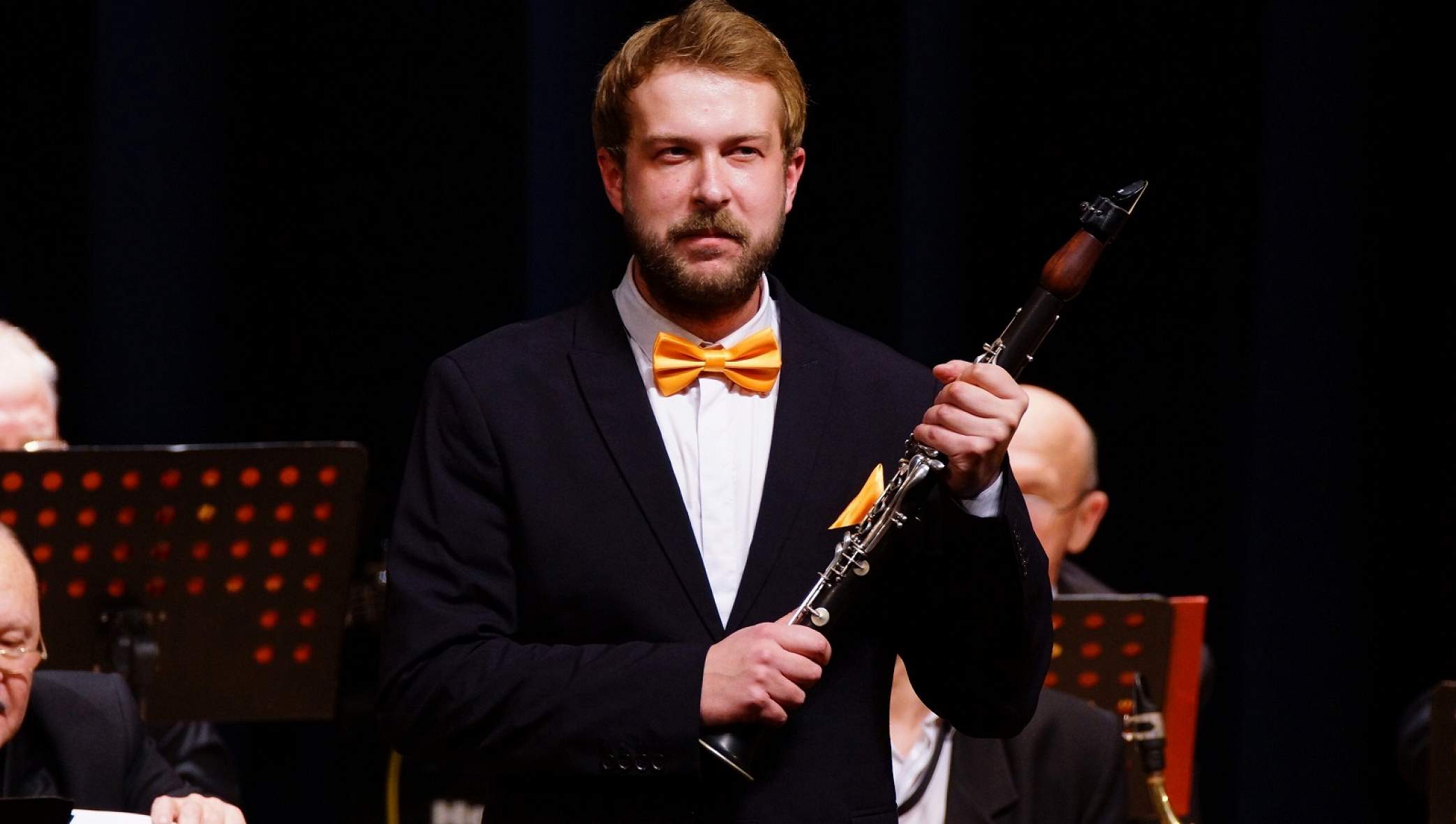 

Билеты на Высокий блондин с кларнетом и оркестром (Областной дворец творчества детей и молодёжи)