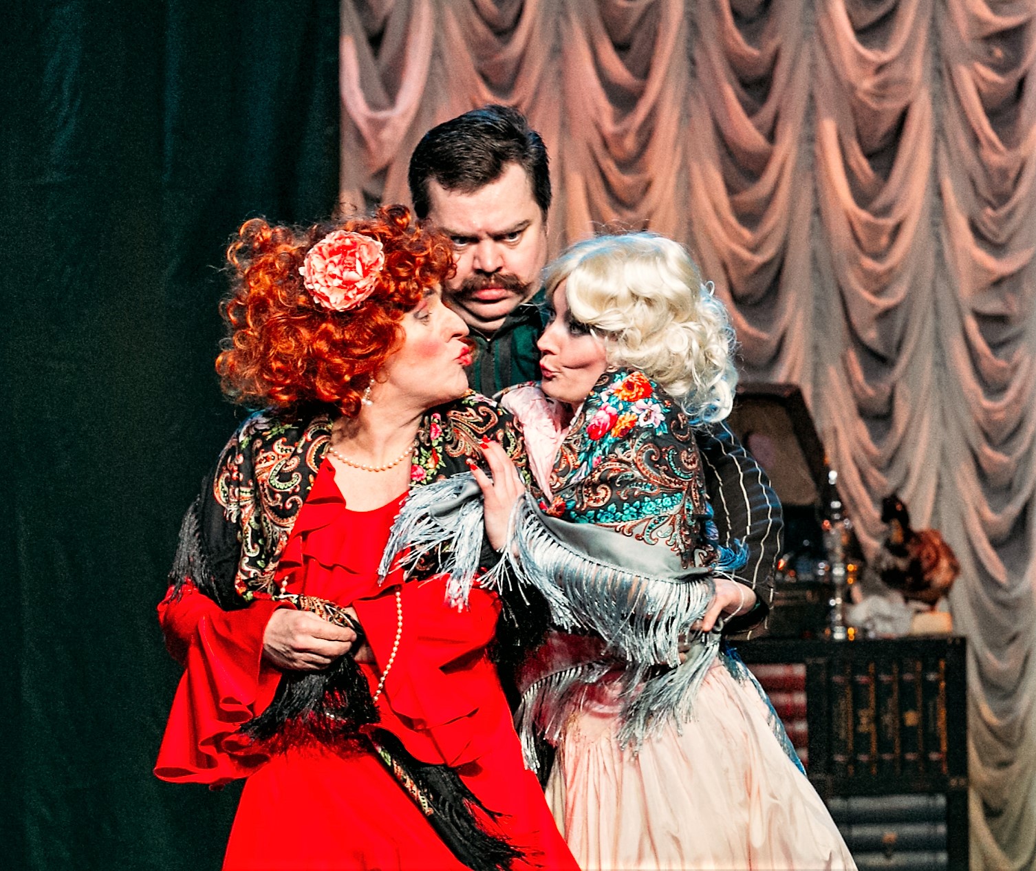 

Билеты на Любовь втроём (Дом актёра Санкт-Петербургского отделения СТД РФ)