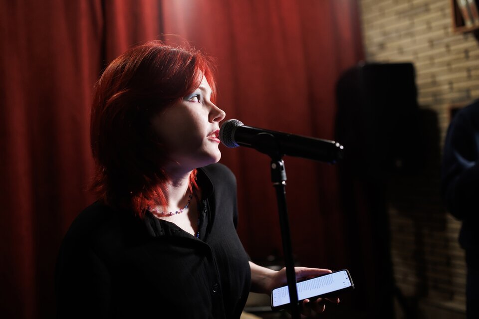 Стихотворный моноспектакль Марии Денисовой