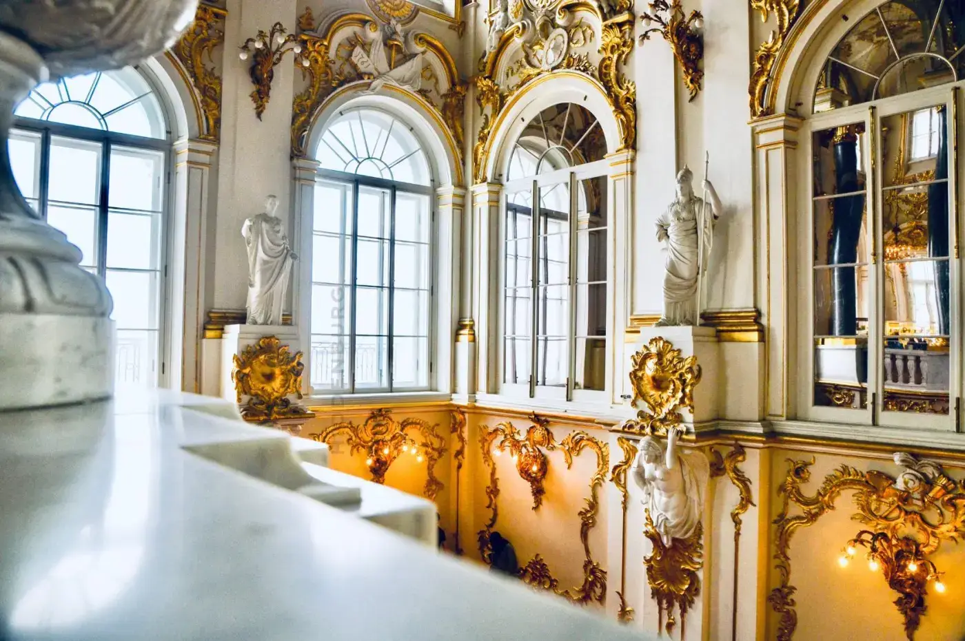 

Билеты на Золотая кладовая Эрмитажа: камерная прогулка в мини-группе (Дворцовая площадь)