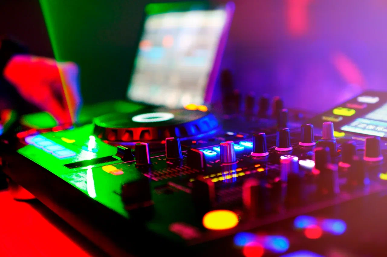 

Билеты на Moscow Boat Party. We Are x DXB Boatparty x Techno and Chill (Теплоход «Рио-1» (Северный речной вокзал))