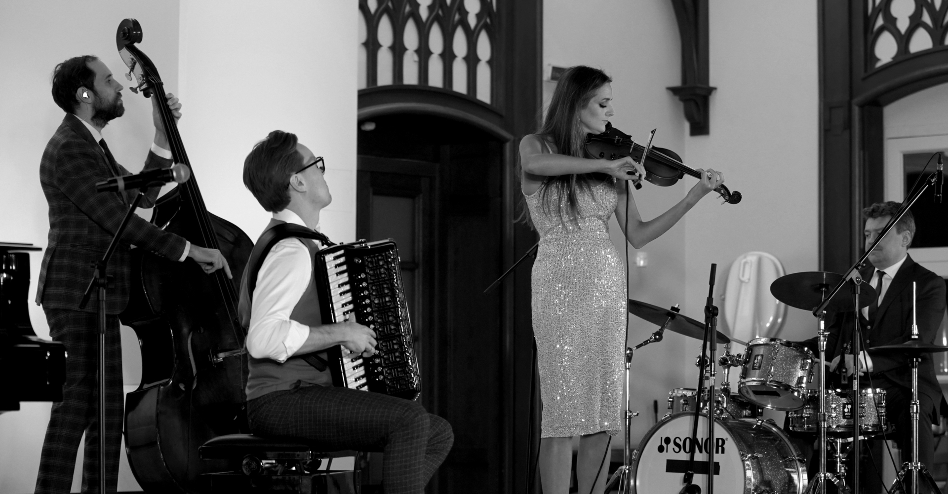 

Билеты на Le Jazz — Алла Туровская & Newzette (Дом молодёжи «Царскосельский» (Пушкин))