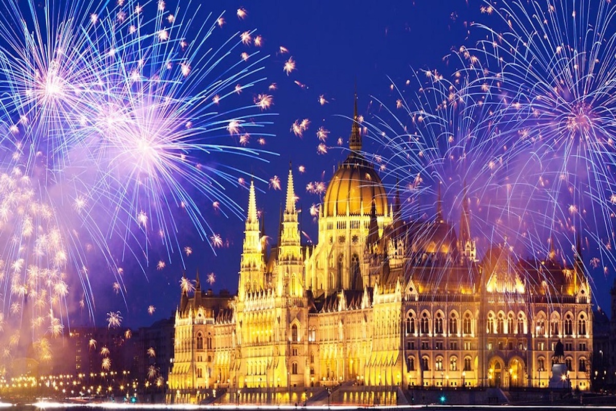 

Билеты на Праздничный концерт в Консерватории (Консерватория им. Чайковского)