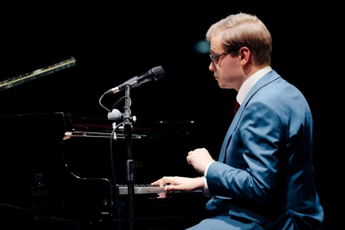 

Билеты на XI фестиваль музыкального юмора с Игорем Бутманом (Концертный зал им. Прокофьева)