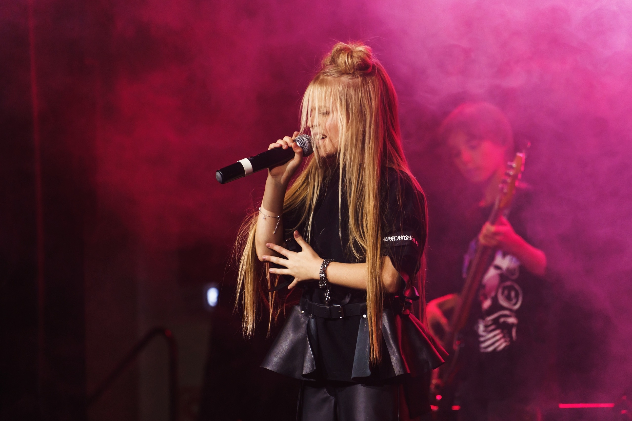 

Билеты на Адель Star и Нейросеть Group (Lюstra Bar)