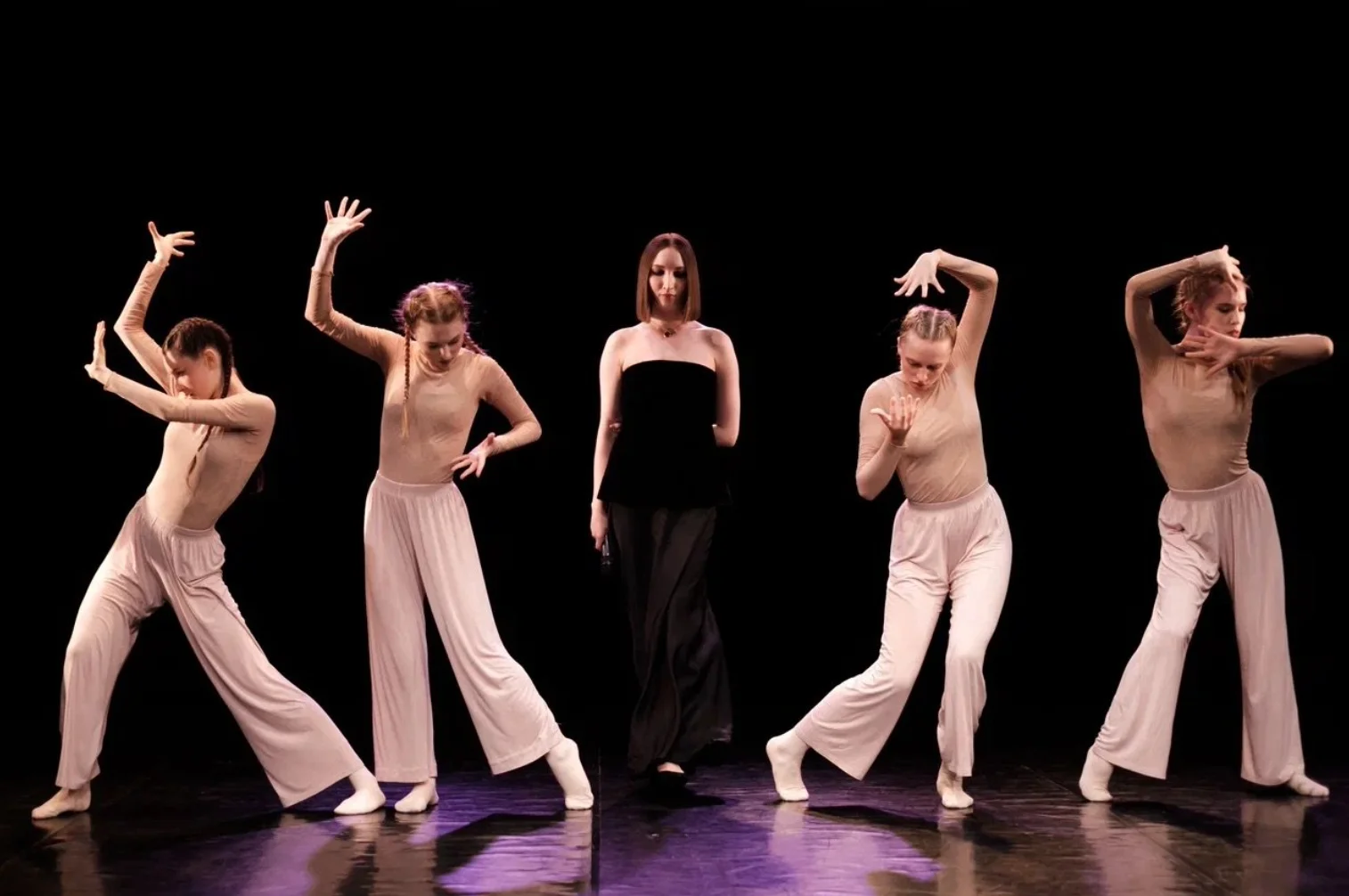 

Билеты на Секретный синтез. Вечер современной хореографии (ЗИЛ)