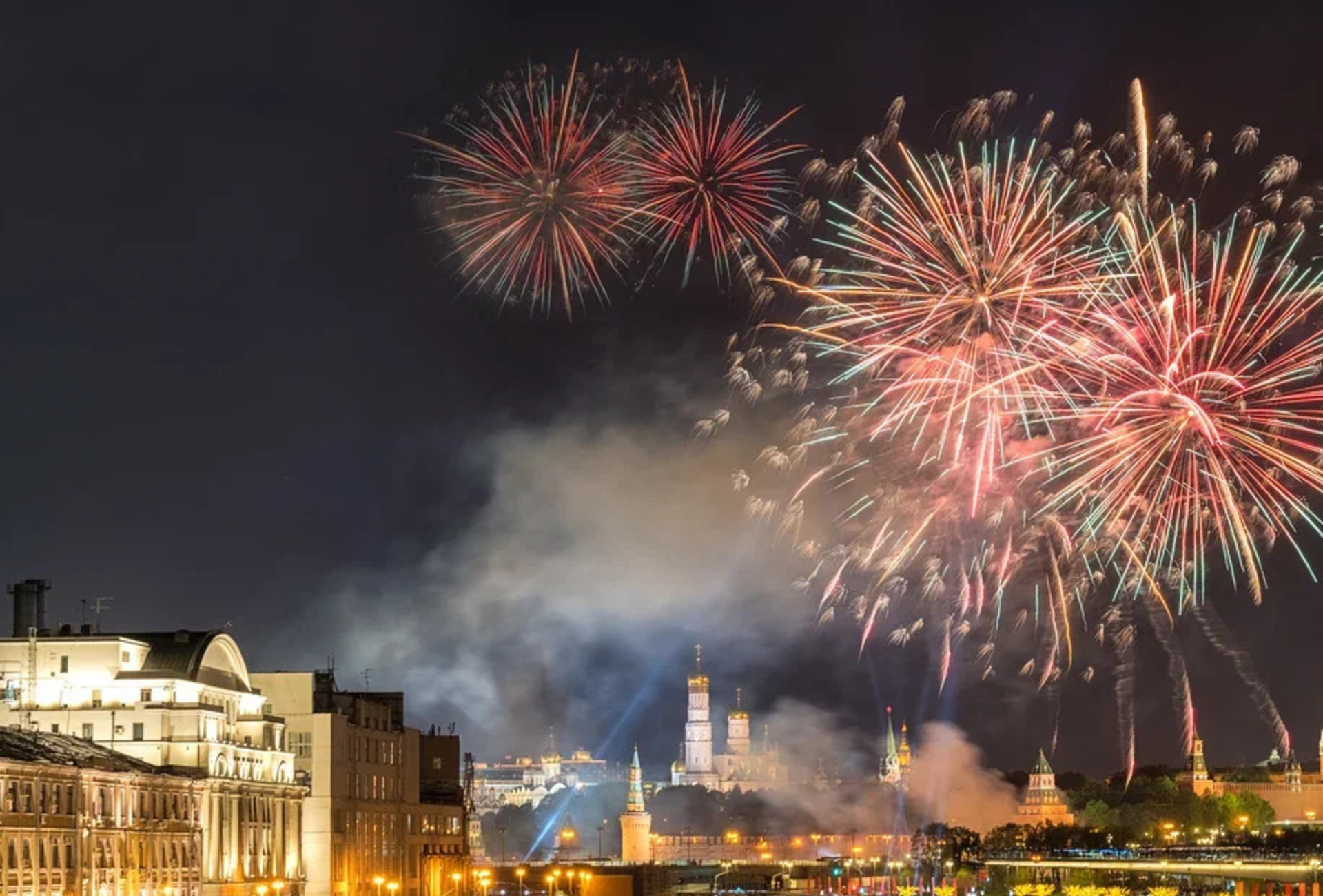 Афиша: Музыкальный круиз с просмотром салюта в Санкте-Петербург 9 мая 2026