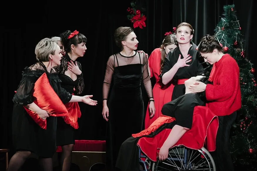 

Билеты на 8 любящих женщин (Дом актёра)