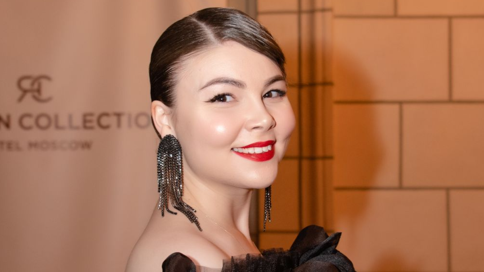 

Билеты на Ангелина Дронова. Рождество в доме Романовых (Своё поле)