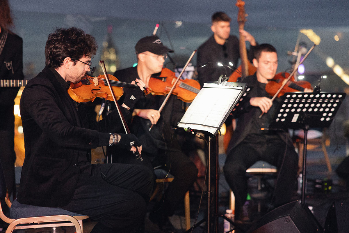 

Билеты на Симфоническое звучание любимых фильмов в исполнении оркестра (Крыша на Цветном)