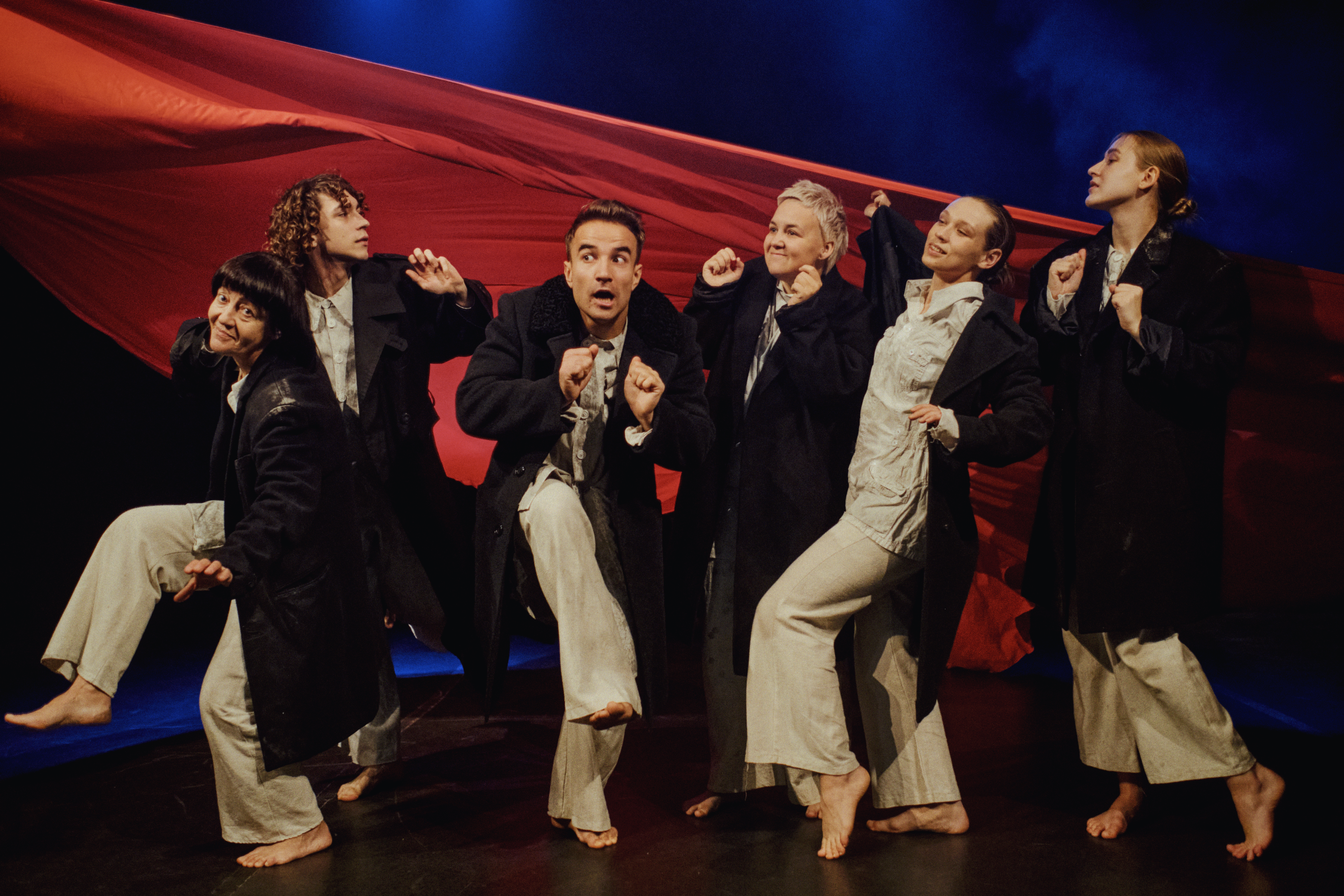 

Билеты на Над городом Шагала (Малый театр кукол)