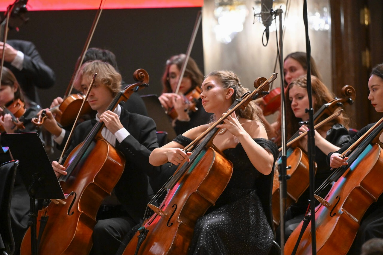 

Билеты на Даёшь новогодний «квартирник»: весенний взгляд на зимний праздник (Студия Волга-Волга)