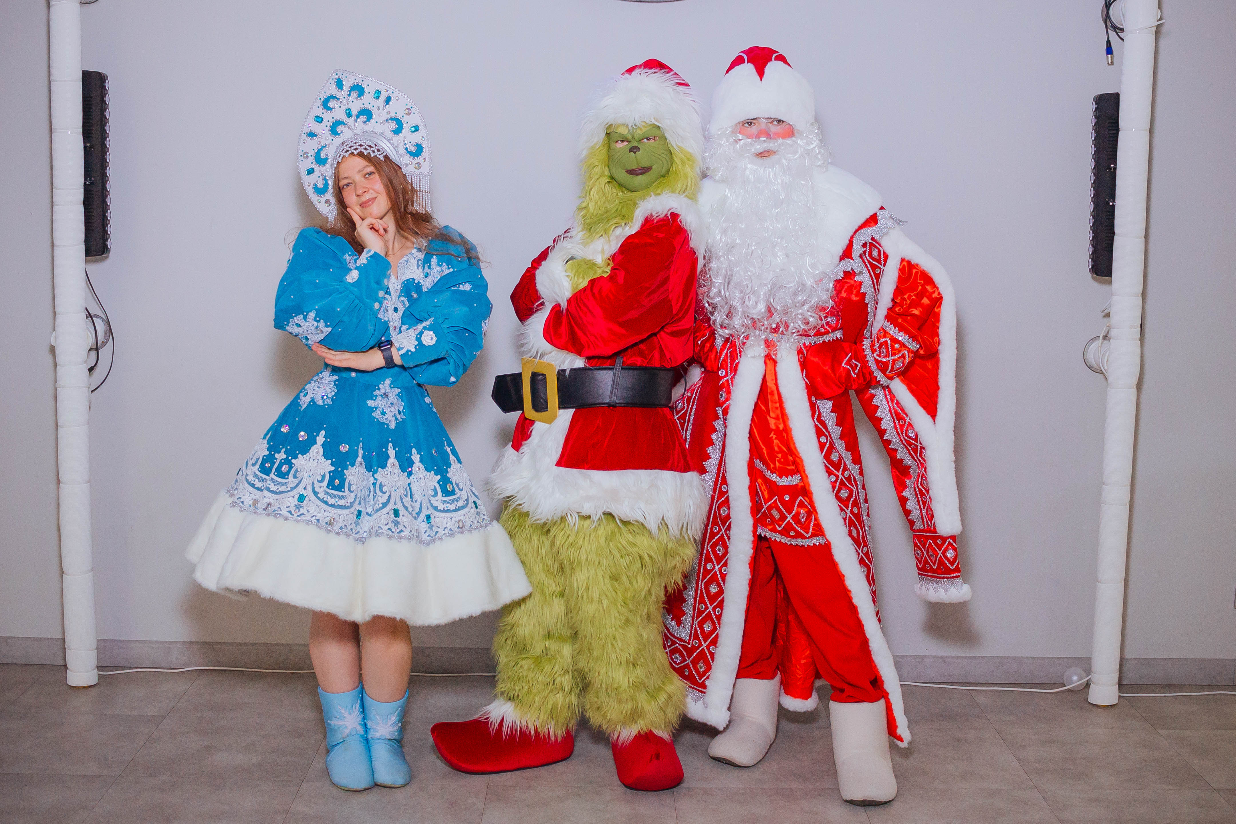 

Билеты на Новый Год по правилам Гринча (ТукиБама)