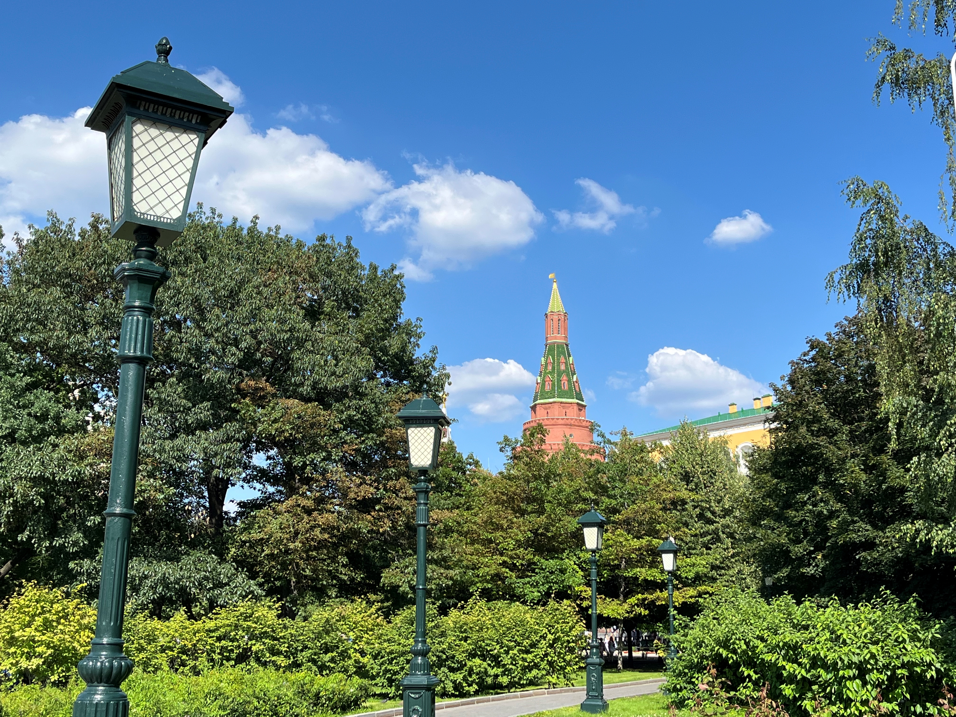 

Билеты на Взламывая шифр города. О чём молчат кремлёвские стены (Станция метро «Александровский сад»)