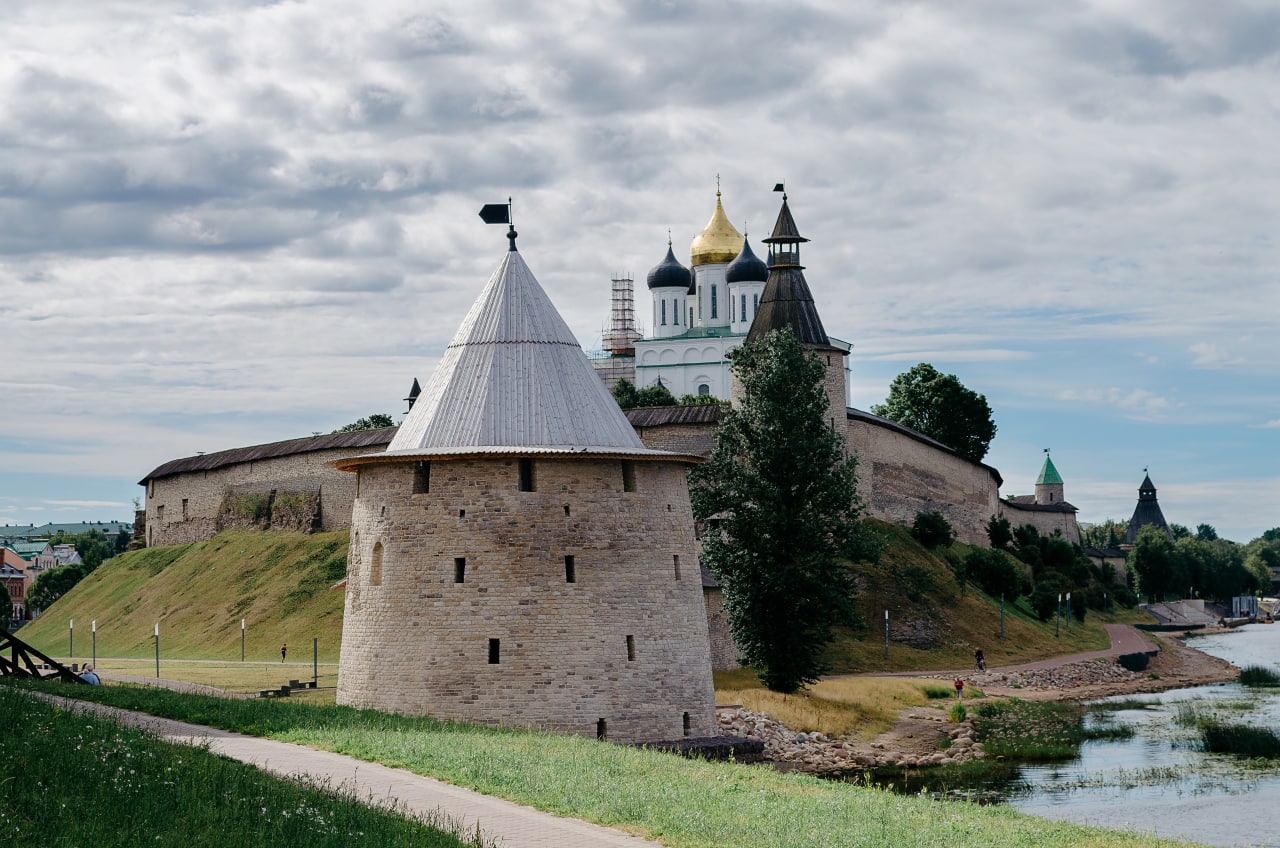 

Билеты на Псков — Изборск — Печоры. Крепости, монастыри, пещеры (Стоянка автобусов у гостиницы «Октябрьская»)