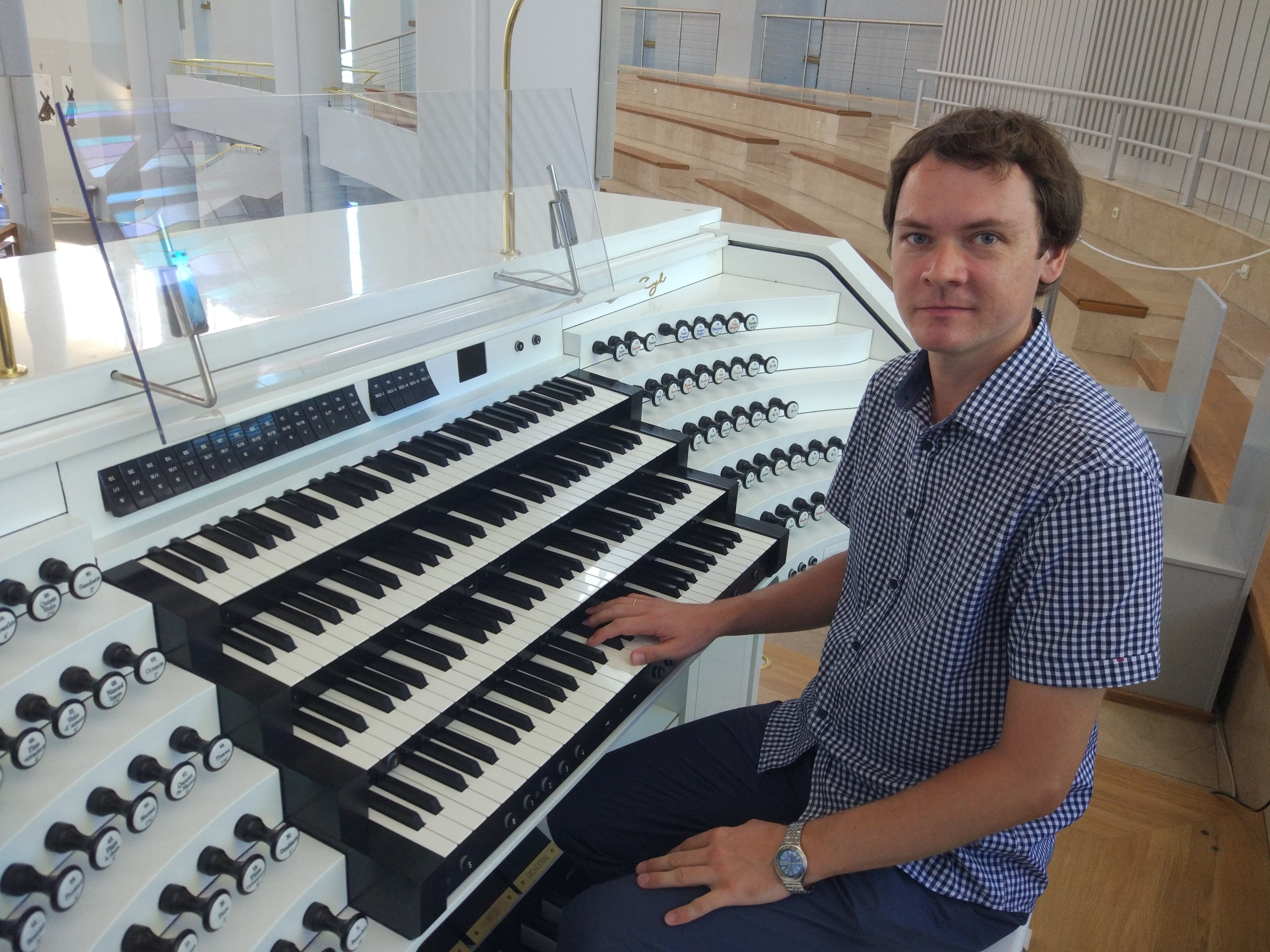 

Билеты на Королевская поступь (Зал органной и камерной музыки им. Дебольской)