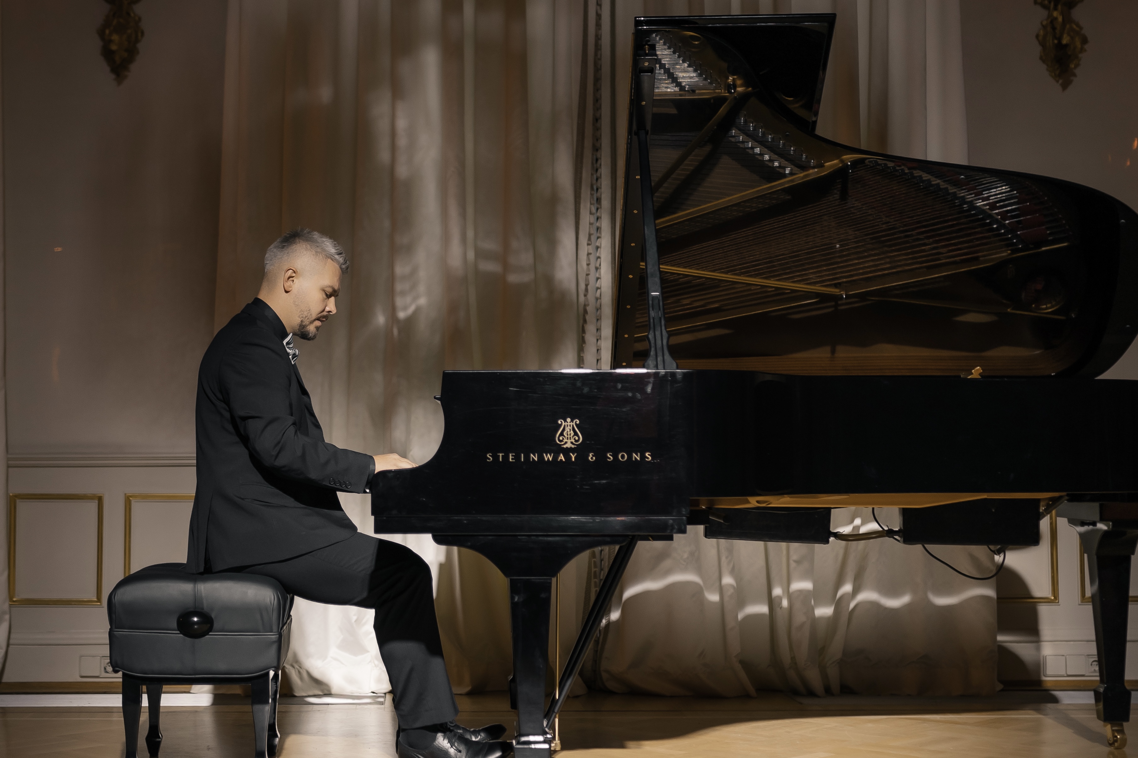 

Билеты на Дмитрий Мячин (Особняк Мясникова)