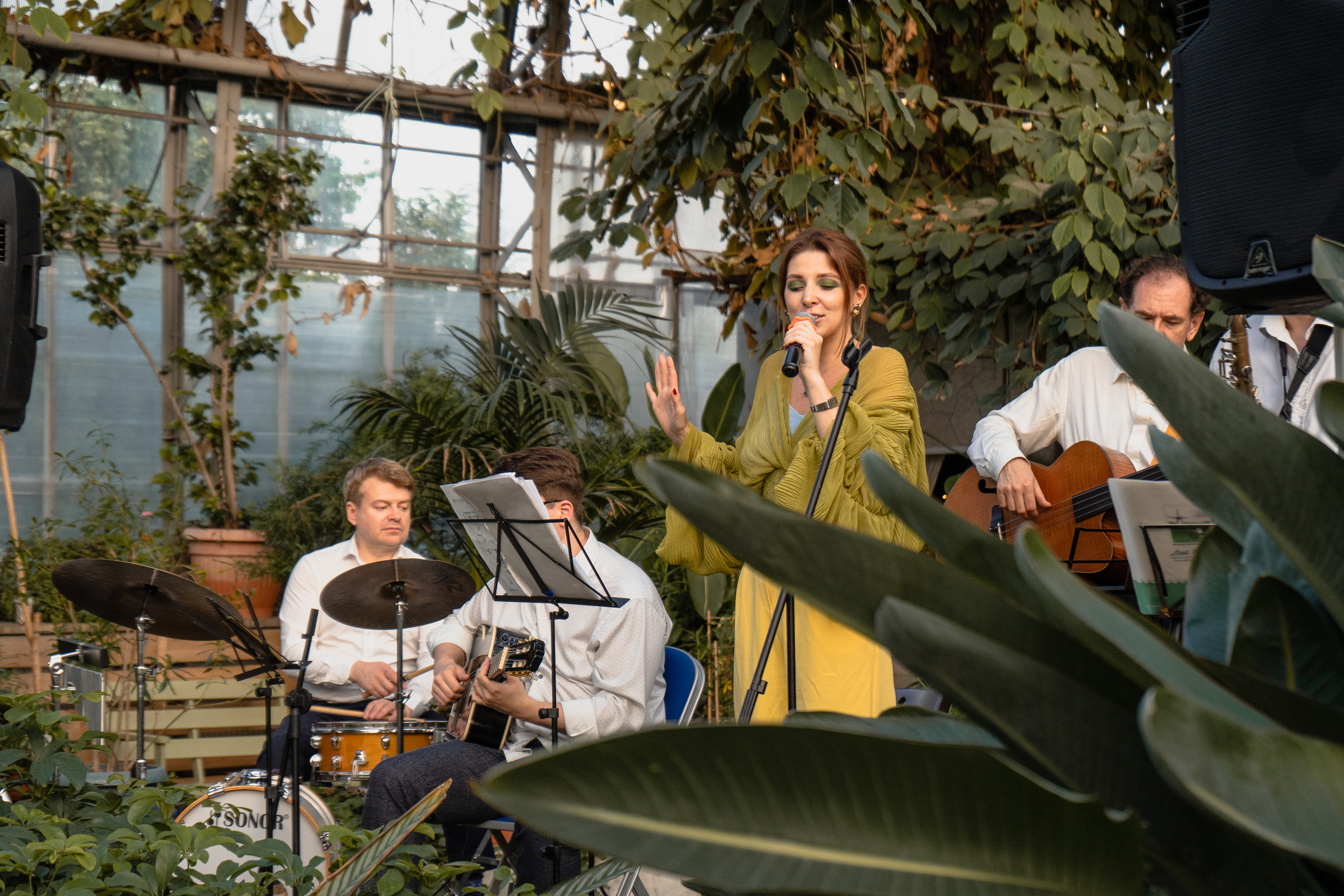 

Билеты на Магия свечей. Новый год по-итальянски. Bella Ciao в оранжерее (Оранжерея Таврического сада)